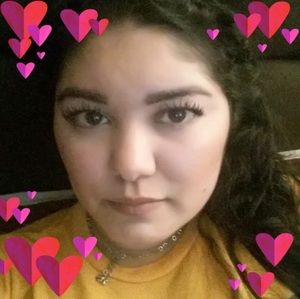 Meet your Posher, Yesenia